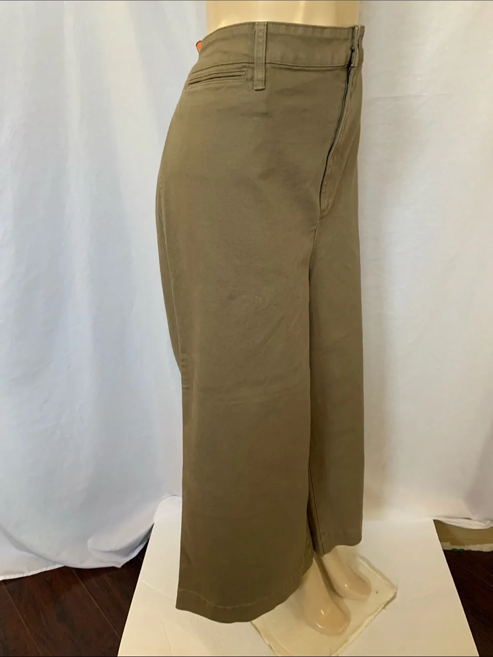 MADEWELL Women’s Jeans High-Rise Wide Leg Crop Pants in Olive Green Size 37
NWOT - Picture 5 of 5